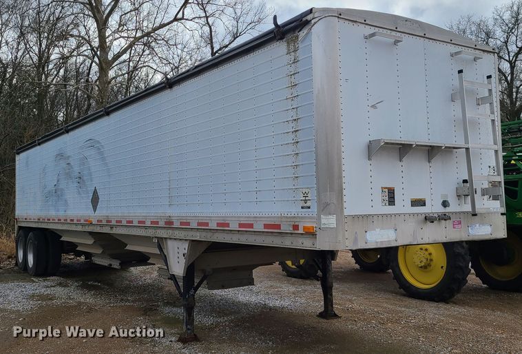 image for item GY9706 Wilson DWH-400  grain trailer