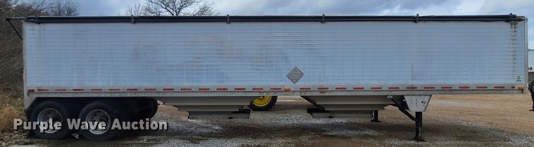 image for item GY9706 Wilson DWH-400  grain trailer