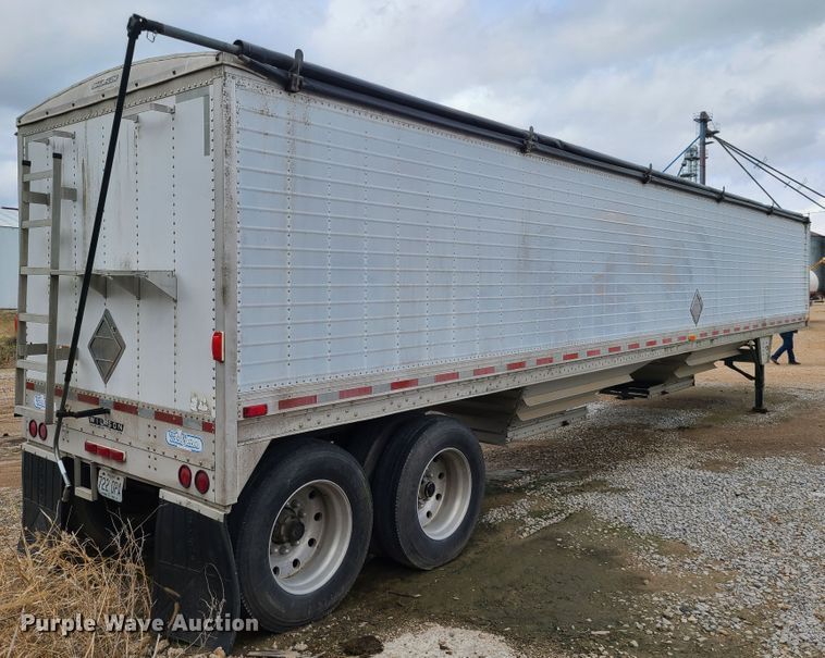 image for item GY9706 Wilson DWH-400  grain trailer