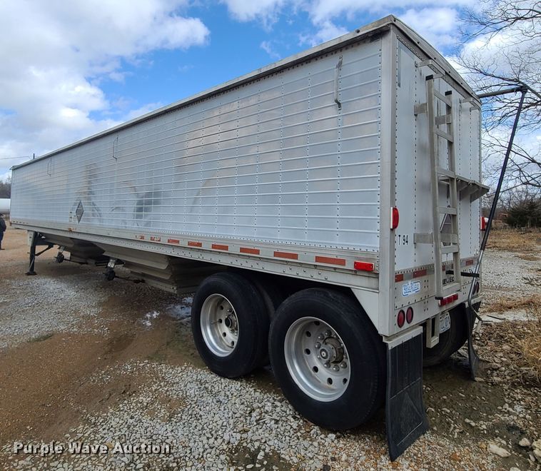image for item GY9706 Wilson DWH-400  grain trailer
