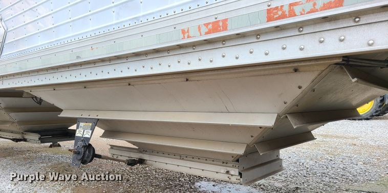 image for item GY9706 Wilson DWH-400  grain trailer