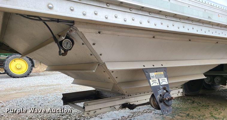 image for item GY9706 Wilson DWH-400  grain trailer