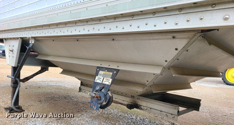 image for item GY9706 Wilson DWH-400  grain trailer