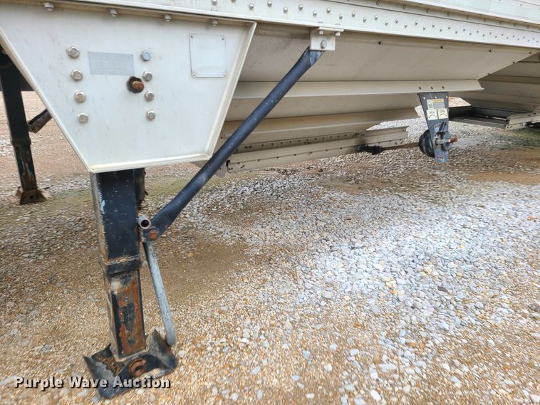 image for item GY9706 Wilson DWH-400  grain trailer
