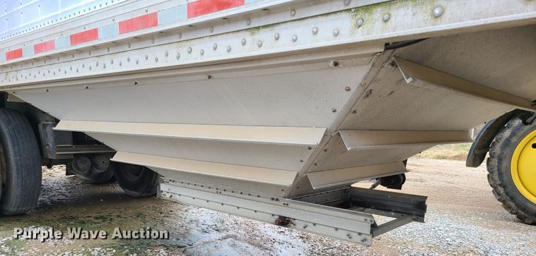 image for item GY9706 Wilson DWH-400  grain trailer