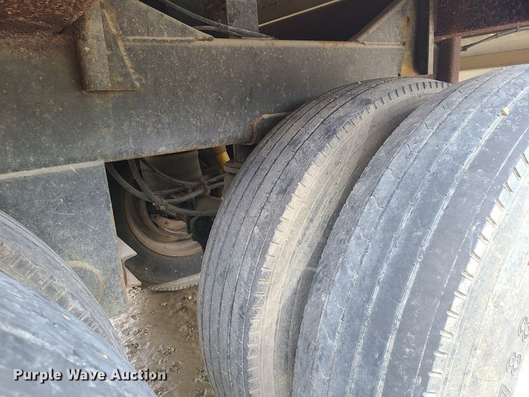 image for item GY9706 Wilson DWH-400  grain trailer