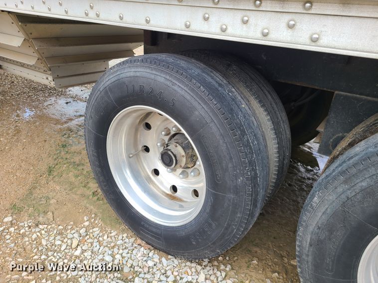 image for item GY9706 Wilson DWH-400  grain trailer