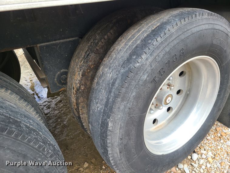 image for item GY9706 Wilson DWH-400  grain trailer