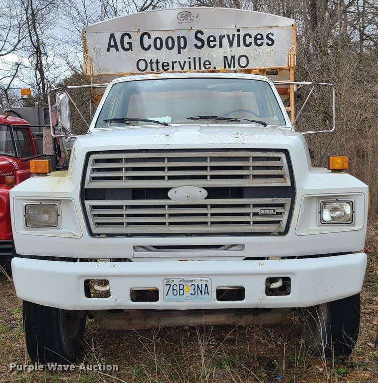 image for item GY9709 1989 Ford F800  fertilizer truck