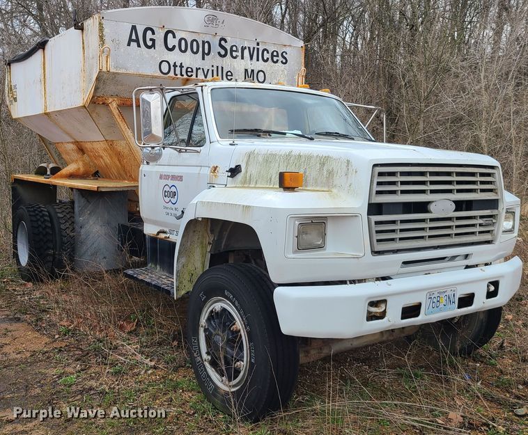 image for item GY9709 1989 Ford F800  fertilizer truck