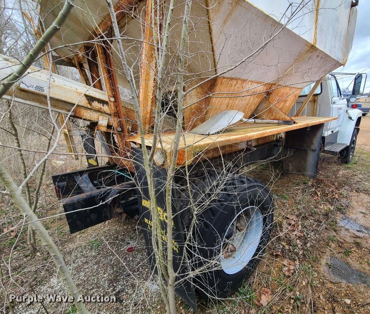 image for item GY9709 1989 Ford F800  fertilizer truck