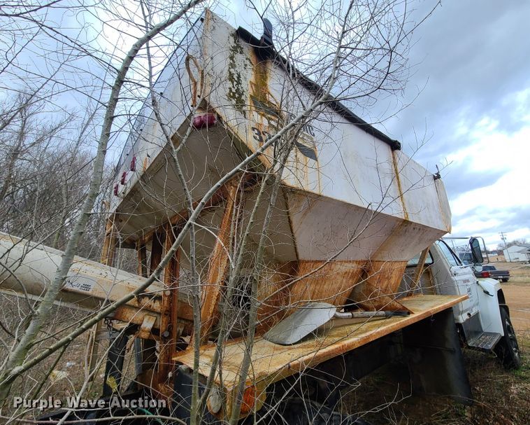 image for item GY9709 1989 Ford F800  fertilizer truck