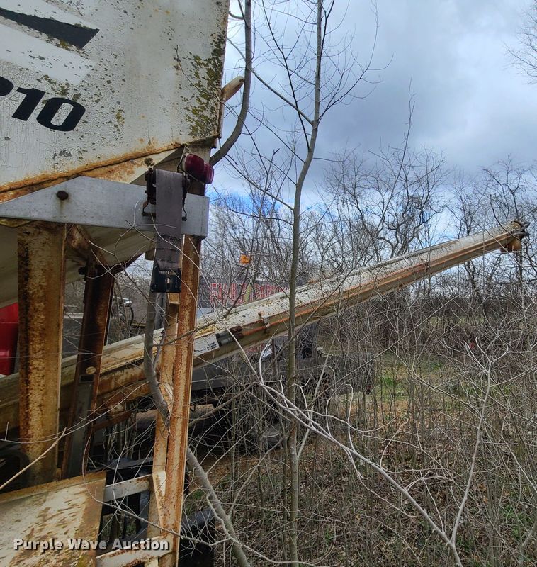 image for item GY9709 1989 Ford F800  fertilizer truck