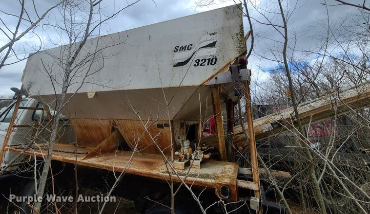 image for item GY9709 1989 Ford F800  fertilizer truck