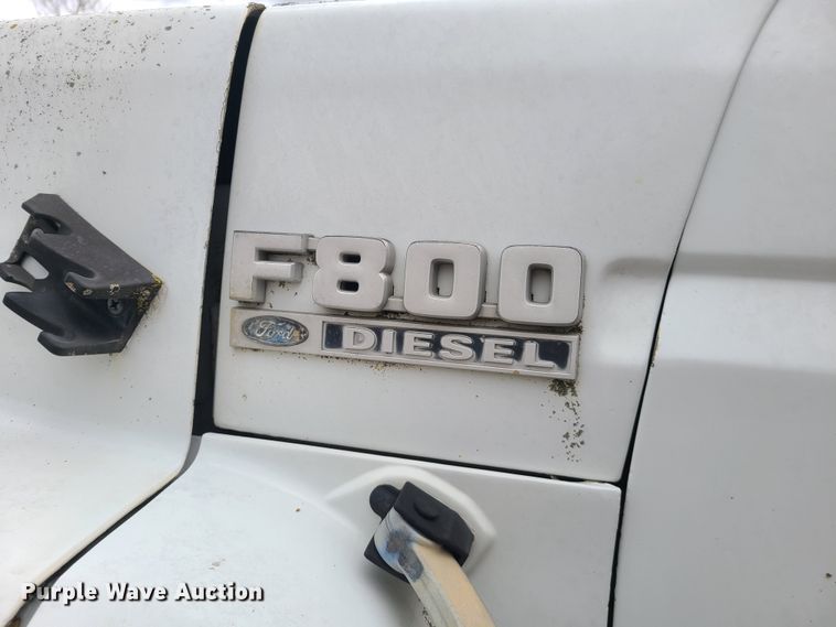 image for item GY9709 1989 Ford F800  fertilizer truck