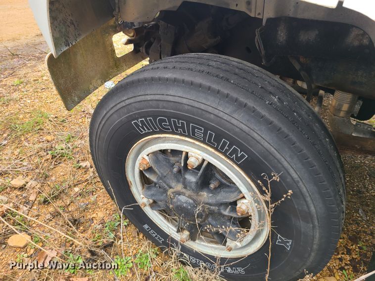 image for item GY9709 1989 Ford F800  fertilizer truck