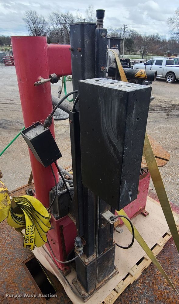 image for item GY9710 Tuxedo TC-950-WPA rim clamp tire machine