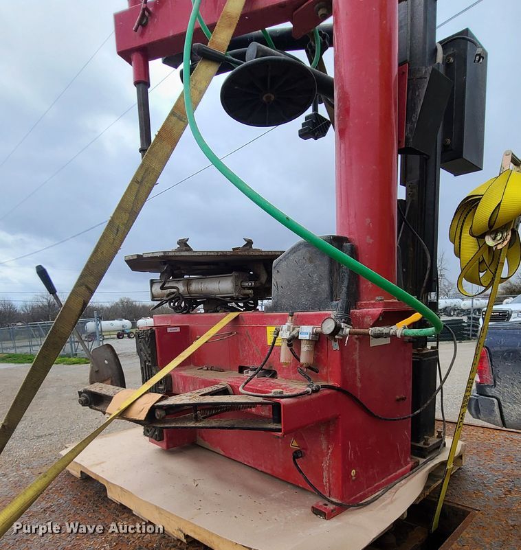 image for item GY9710 Tuxedo TC-950-WPA rim clamp tire machine