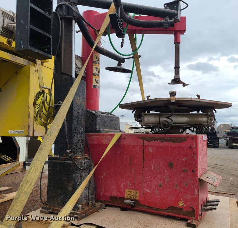 image for item GY9710 Tuxedo TC-950-WPA rim clamp tire machine