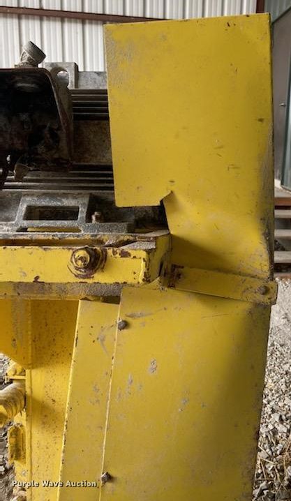 image for item GY9711 Rockhampton 12" roller mill