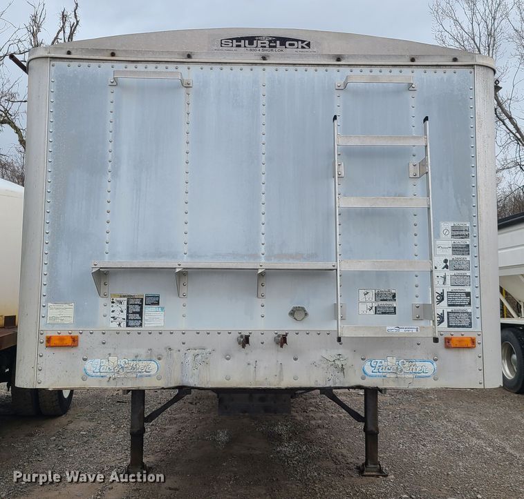 image for item GY9712 Wilson DWH-400  grain trailer