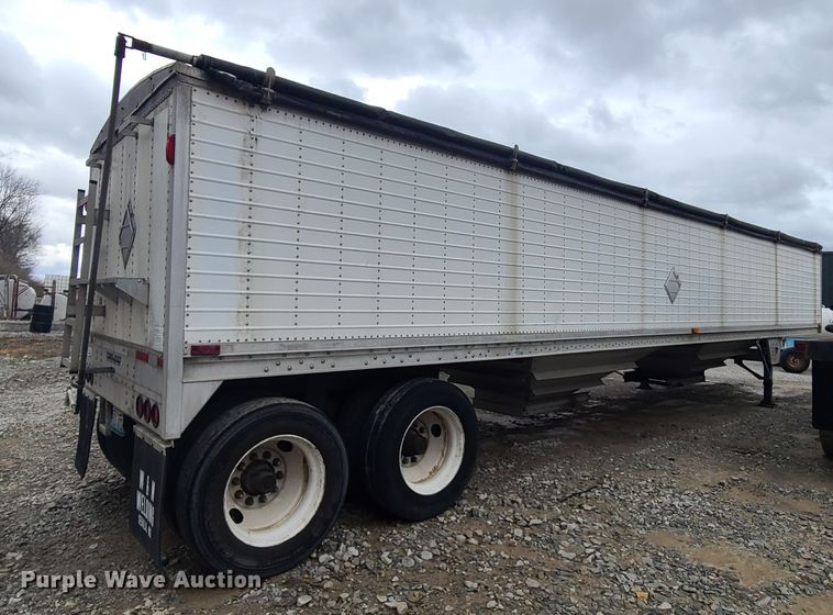 image for item GY9712 Wilson DWH-400  grain trailer
