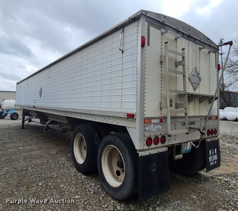 image for item GY9712 Wilson DWH-400  grain trailer