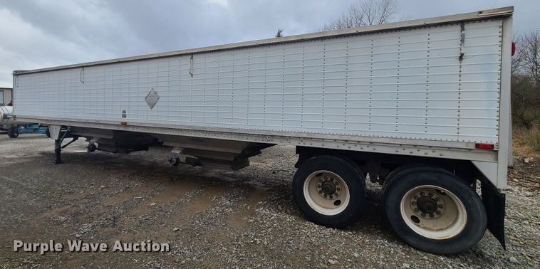 image for item GY9712 Wilson DWH-400  grain trailer