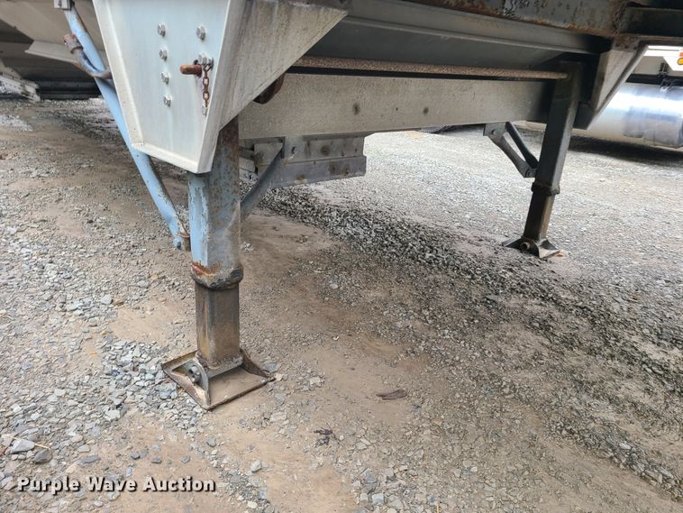 image for item GY9712 Wilson DWH-400  grain trailer