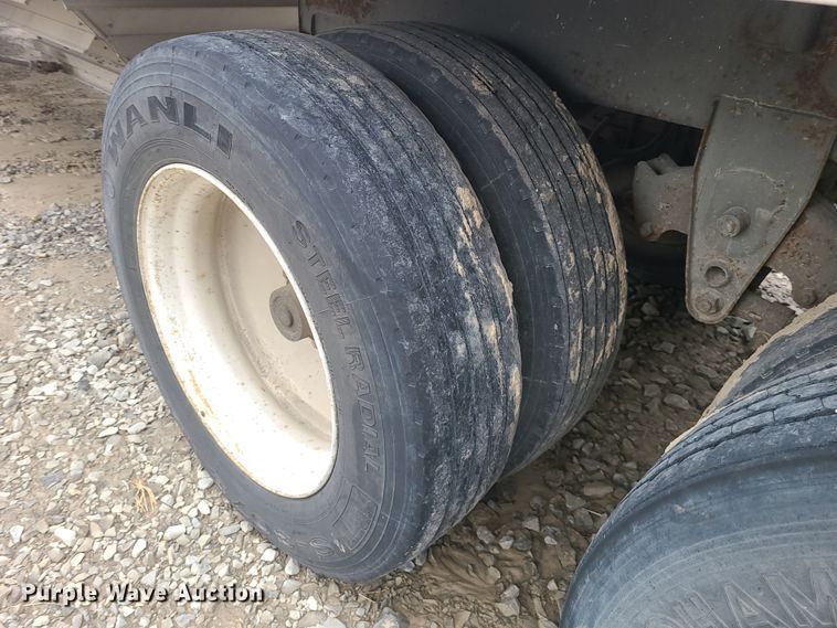 image for item GY9712 Wilson DWH-400  grain trailer