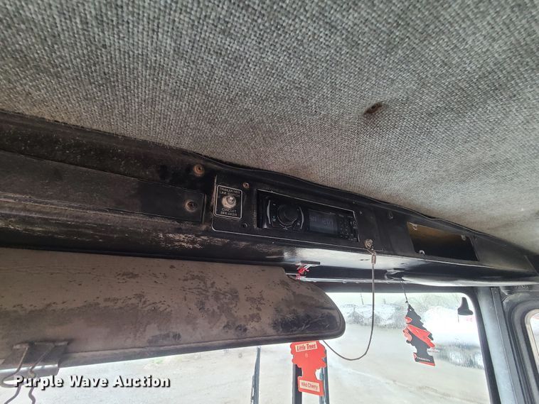 image for item GY9713 1989 Kenworth T600  semi truck