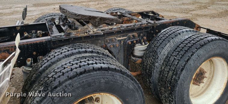 image for item GY9713 1989 Kenworth T600  semi truck