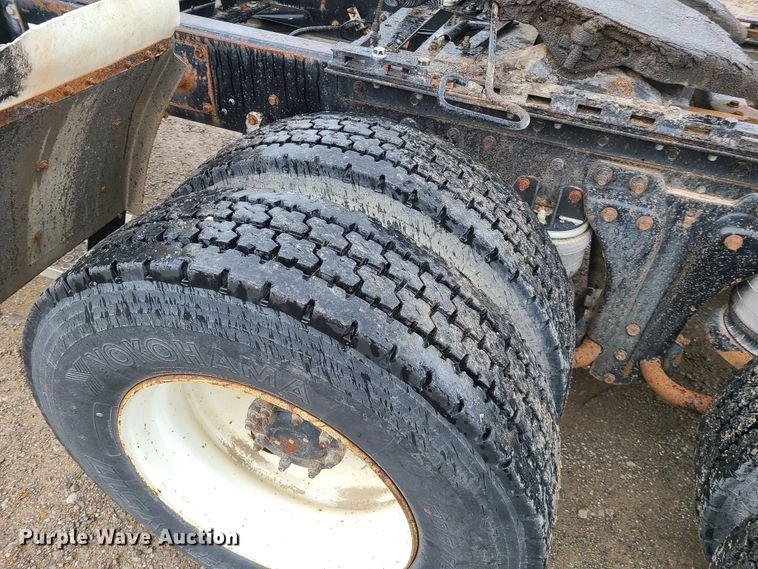 image for item GY9713 1989 Kenworth T600  semi truck