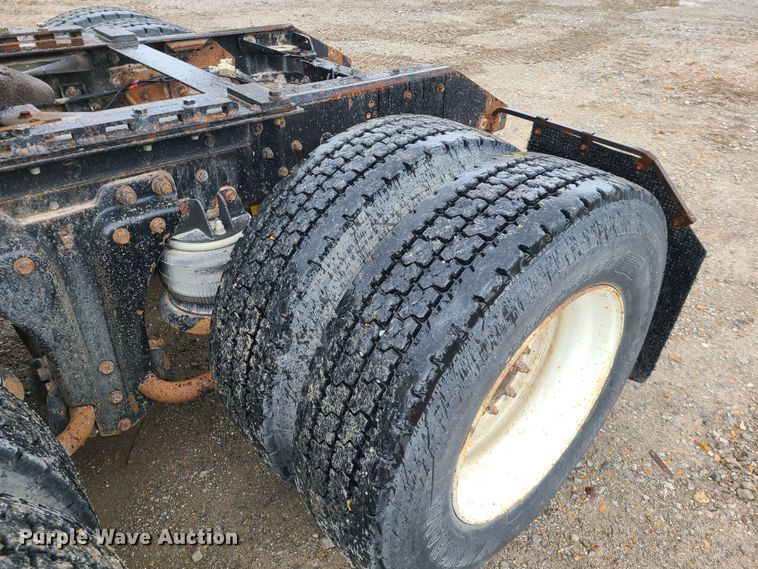 image for item GY9713 1989 Kenworth T600  semi truck