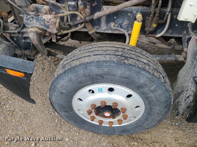 image for item GY9713 1989 Kenworth T600  semi truck