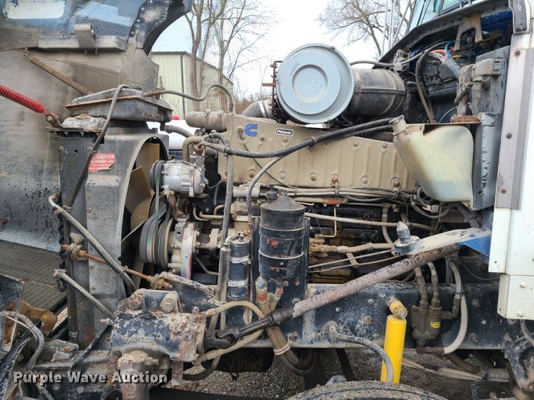 image for item GY9713 1989 Kenworth T600  semi truck