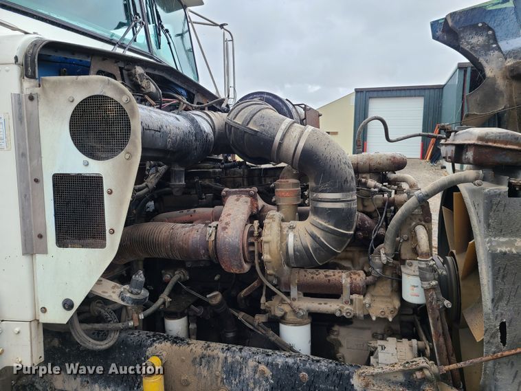 image for item GY9713 1989 Kenworth T600  semi truck