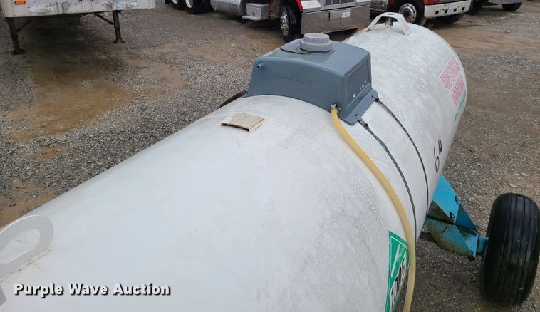 image for item GY9714 NH3 tank