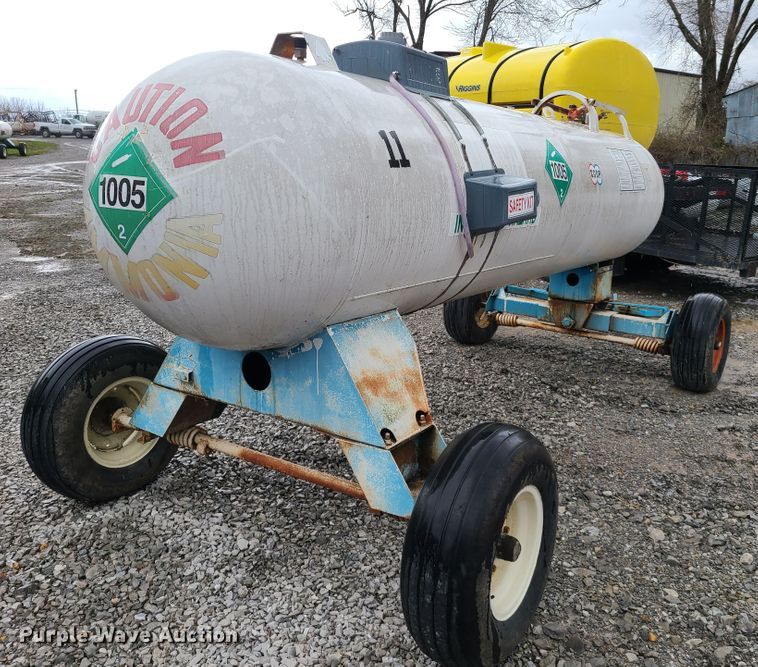 image for item GY9715 NH3 tank