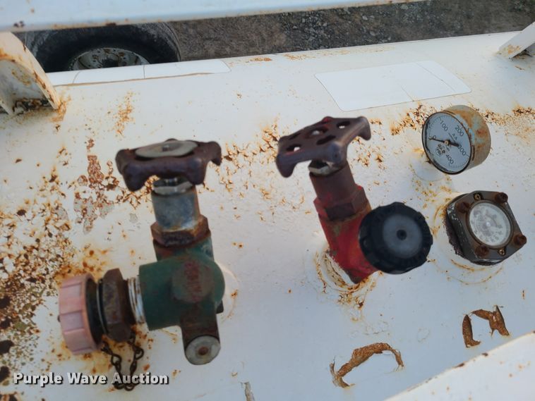 image for item GY9717 NH3 tank