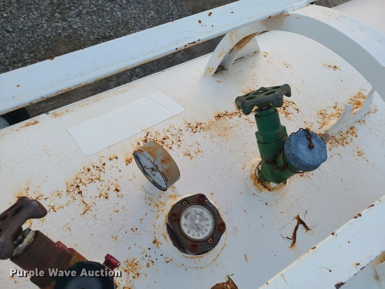 image for item GY9717 NH3 tank