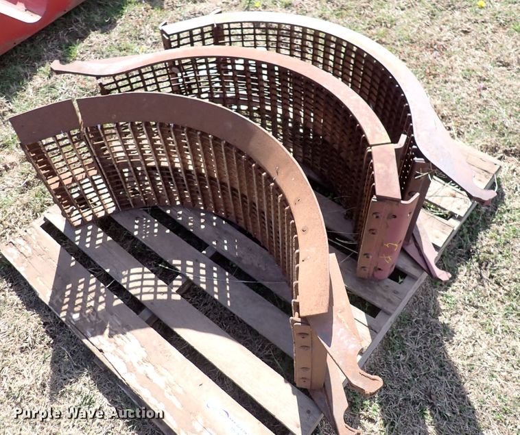 image for item HC9982 (3) large wire concaves