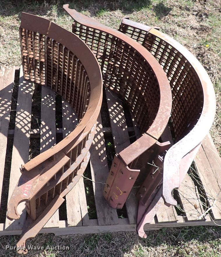 image for item HC9982 (3) large wire concaves