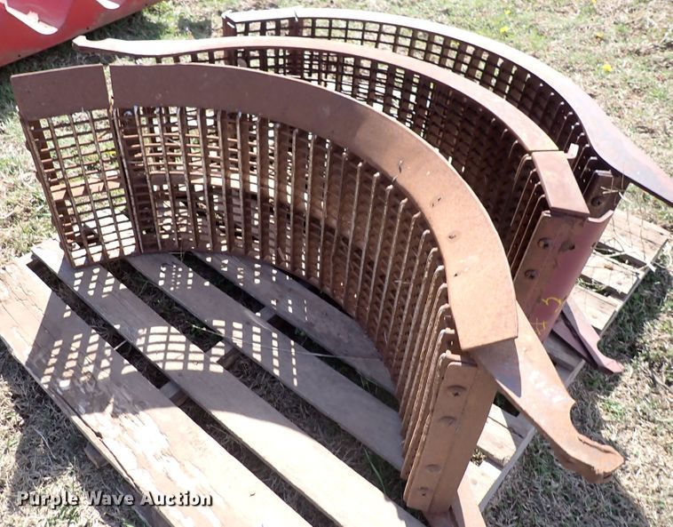 image for item HC9982 (3) large wire concaves