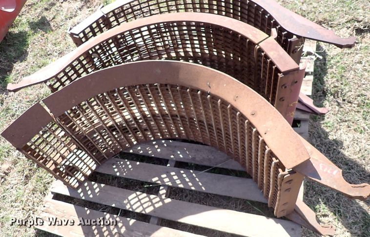 image for item HC9982 (3) large wire concaves