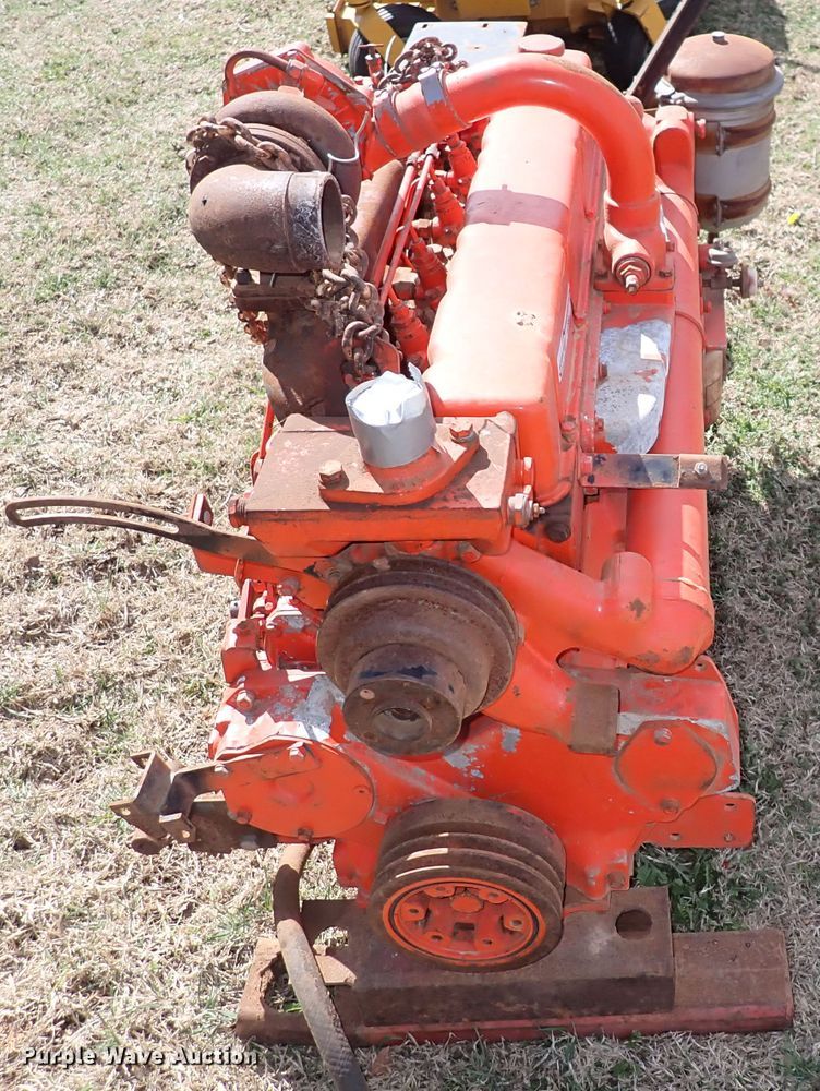 image for item HC9987 Six cylinder diesel engine