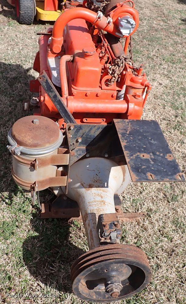 image for item HC9987 Six cylinder diesel engine