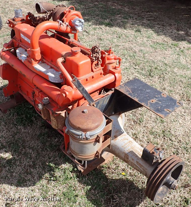 image for item HC9987 Six cylinder diesel engine