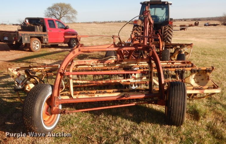 image for item HG9638 (2) New Holland hay rakes