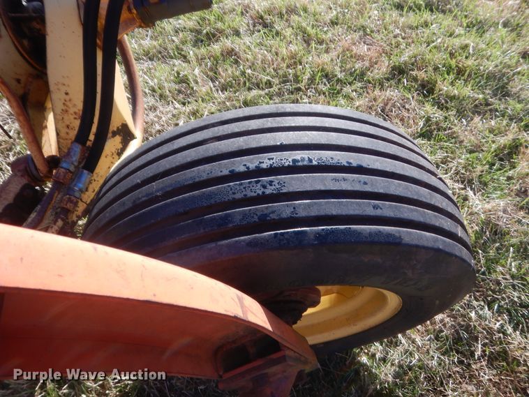 image for item HG9638 (2) New Holland hay rakes